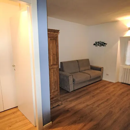 Azzurra By Interhome شقة Castelveccana